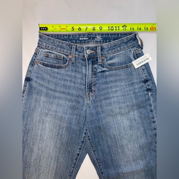 Old Navy NWT Size 6 Medium Wash High Rise OG Curvy Straight Leg Jeans - Picture 3 of 12